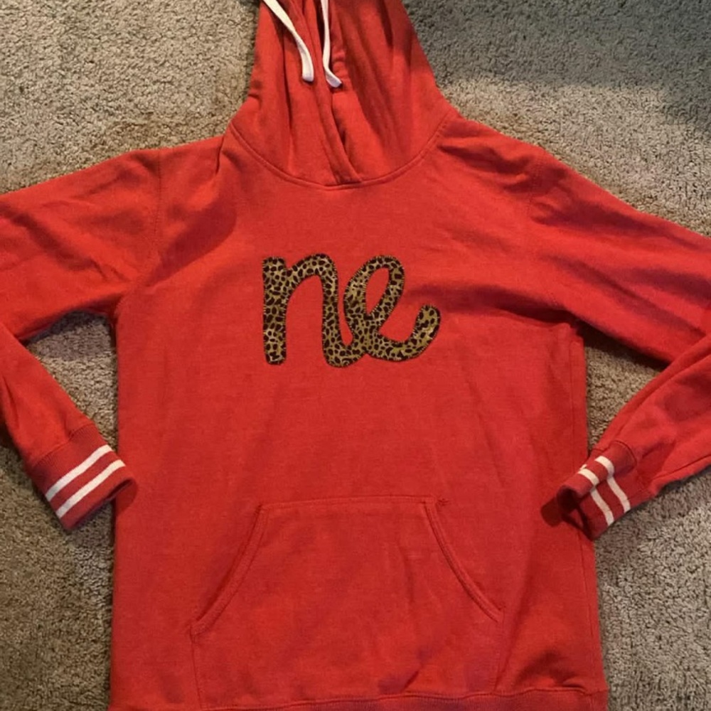 Red Hoodie with Leopard Print 'ne' Design